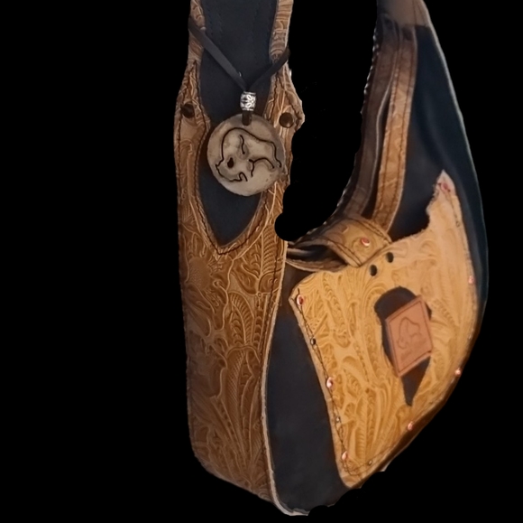 WhiteBuffaloCreations Leather Shoulder Sling Handcrafted One of A Kind - Picture 5 of 8
